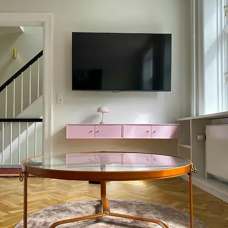Architect Townhouse With Garden In Humleby Copenhagen